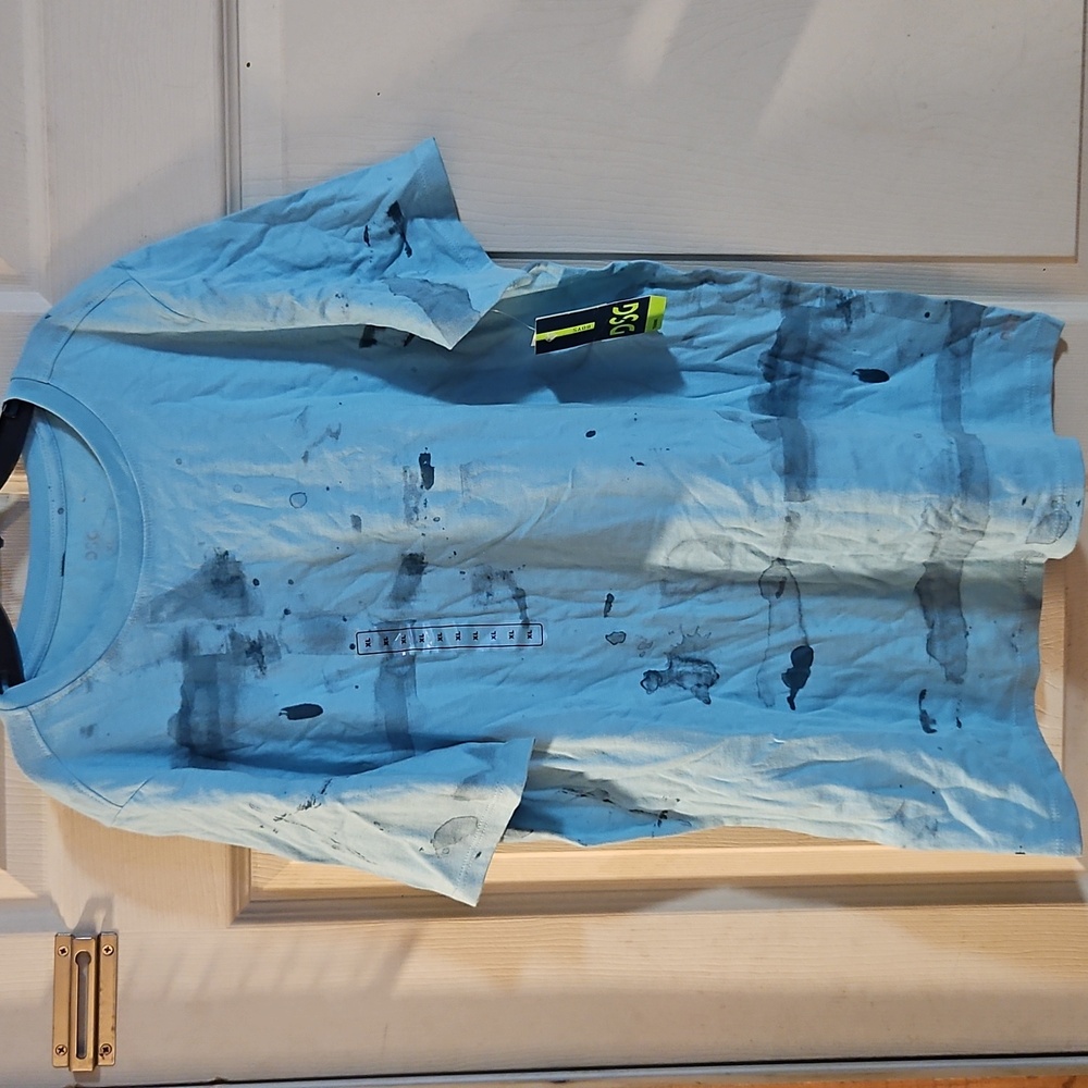DSG STAIN DYE TEE: BLUE: NEW WITH TAGS: SIZE XL (18)